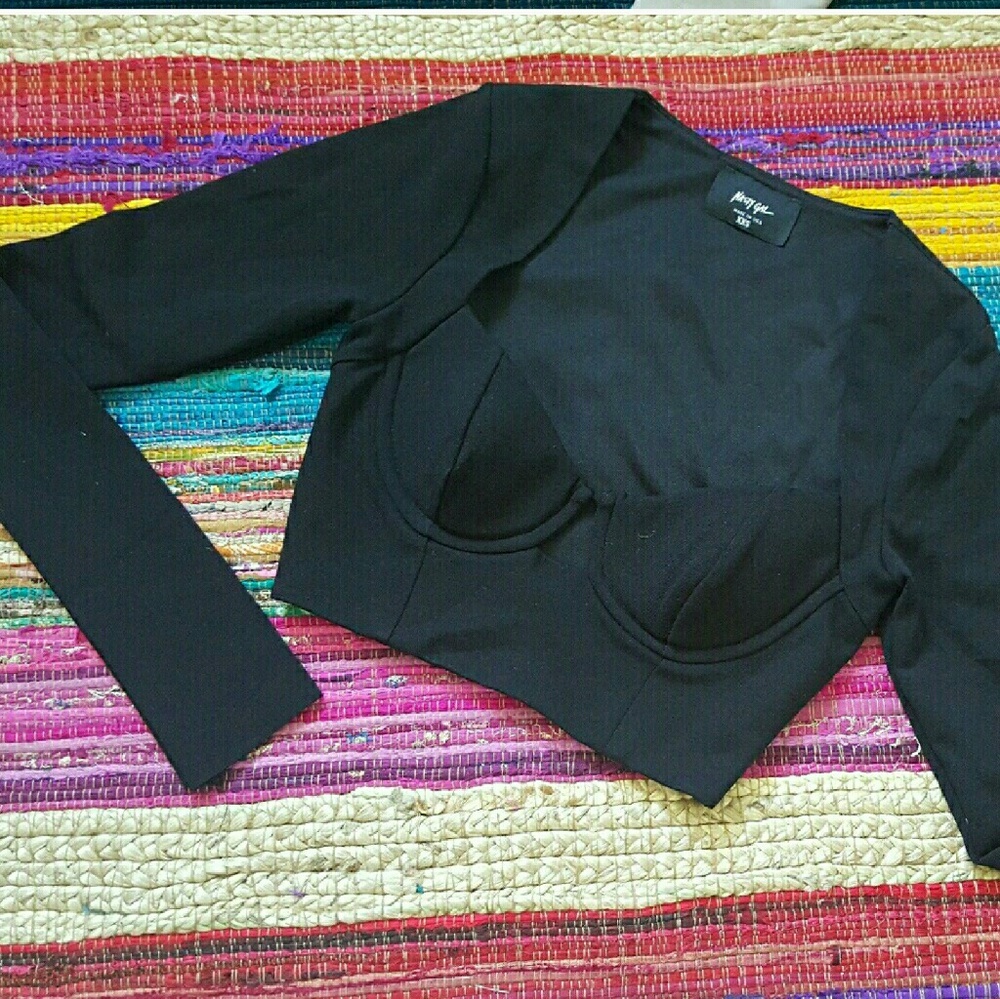 NEW!! Nastygal cropped top *BLACK*